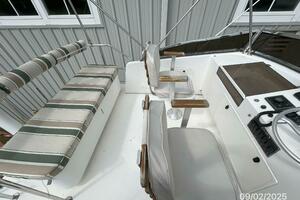 40' Legacy flybridge port