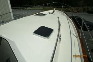 40' Legacy foredeck2