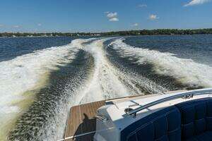 2015 Tiara Yachts 44 Coupe thumbnail 43