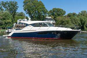 2015 Tiara Yachts 44 Coupe thumbnail 47