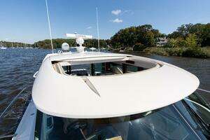 2015 Tiara Yachts 44 Coupe thumbnail 35