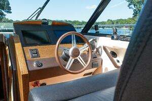 2015 Tiara Yachts 44 Coupe thumbnail 5
