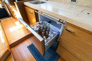 2015 Tiara Yachts 44 Coupe thumbnail 60