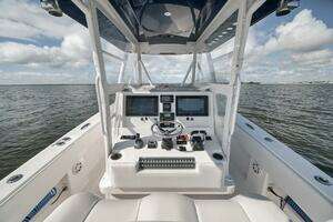 2018 Invincible 36 Open Fisherman thumbnail 23