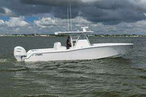 2018 Invincible 36 Open Fisherman thumbnail 6