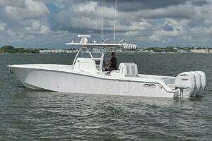 2018 Invincible 36 Open Fisherman thumbnail 2