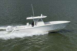 2018 Invincible 36 Open Fisherman thumbnail 9