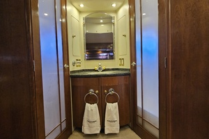 1999 Carver 530 Voyager thumbnail 25