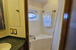 53ft Carver Yacht For Sale
