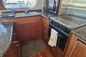 1999 Carver 530 Voyager thumbnail 9