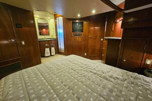 53ft Carver Yacht For Sale