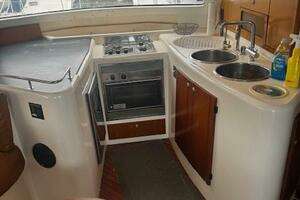 2002 Fountaine Pajot Belize 43 thumbnail 16