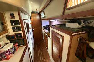 1988 Catalina Morgan 44 Center Cockpit thumbnail 24