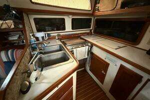1988 Catalina Morgan 44 Center Cockpit thumbnail 30