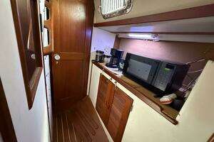 1988 Catalina Morgan 44 Center Cockpit thumbnail 29