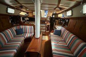 1988 Catalina Morgan 44 Center Cockpit thumbnail 27