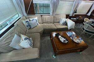 1988 Hatteras Motor Yacht thumbnail 22