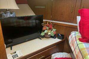 1988 Hatteras Motor Yacht thumbnail 64