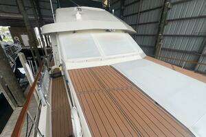 1988 Hatteras Motor Yacht thumbnail 10