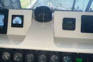 1988 Hatteras Motor Yacht thumbnail 107