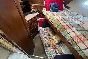 1988 Hatteras Motor Yacht thumbnail 63