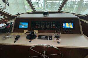 1988 Hatteras Motor Yacht thumbnail 43