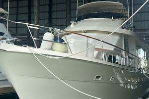 1988 Hatteras Motor Yacht thumbnail 3