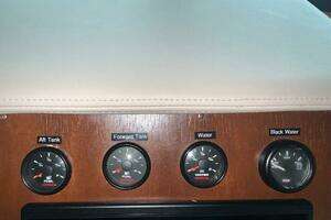 1988 Hatteras Motor Yacht thumbnail 55