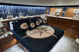 1988 Hatteras Motor Yacht thumbnail 91