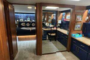 1988 Hatteras Motor Yacht thumbnail 83