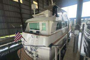 1988 Hatteras Motor Yacht thumbnail 6