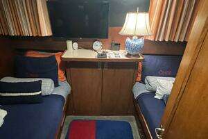 1988 Hatteras Motor Yacht thumbnail 69