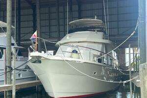 1988 Hatteras Motor Yacht thumbnail 2