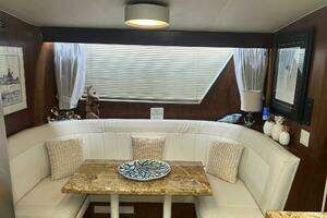 1988 Hatteras Motor Yacht thumbnail 41