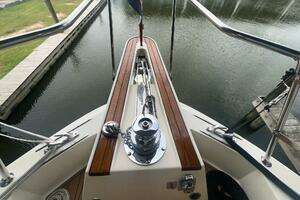 1988 Hatteras Motor Yacht thumbnail 13