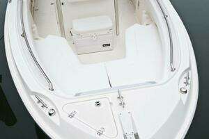 2014 Boston Whaler 220 Outrage thumbnail 17