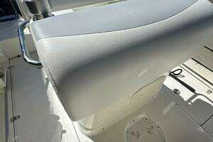 2014 Boston Whaler 220 Outrage thumbnail 20