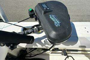 2014 Boston Whaler 220 Outrage thumbnail 24
