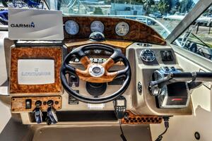 32ft Rinker Yacht For Sale