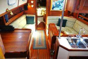 1995 Pacific Seacraft 37 thumbnail 2
