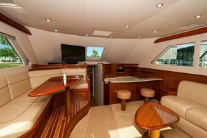 2012 Viking 42 Convertible  Salon 4