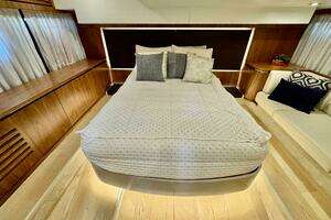2016 Absolute 45 Sport Yacht thumbnail 5