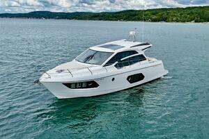 2016 Absolute 45 Sport Yacht thumbnail 16