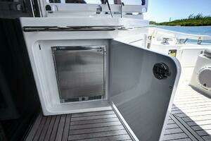 2021 Fairline Squadron 68 thumbnail 10