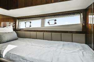2021 Fairline Squadron 68 thumbnail 21