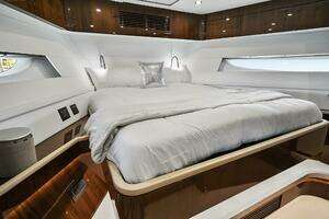 2021 Fairline Squadron 68 thumbnail 30