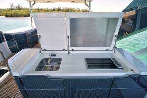 2021 Fairline Squadron 68 thumbnail 9