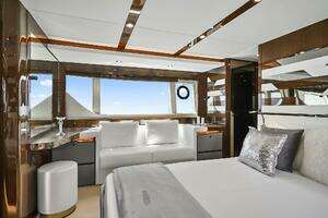 2021 Fairline Squadron 68 thumbnail 27