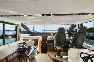 2021 Fairline Squadron 68 thumbnail 16