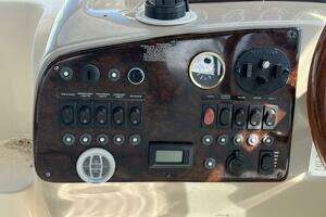 2000 Rinker Fiesta Vee 340 thumbnail 23